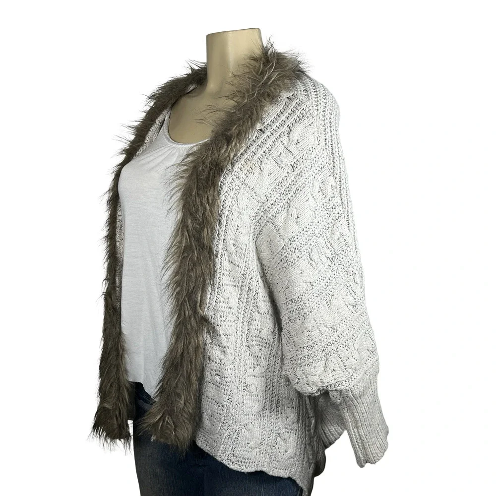 Northern Angel Anthropologie Sweater Womens Large Faux Fur Trim Batwing Cardigan